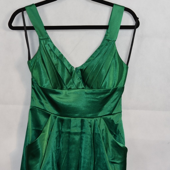 Green Satiny Dress SZ 5/6 B Smart - Picture 6 of 8